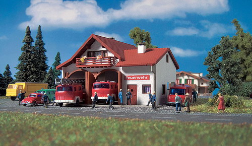Vollmer 47785  Пожарная часть  N ― Zugmodell -- Модели железных дорог ведущих фирм: Piko, Roco, Noch, Vollmer, Faller, Auhagen, Trix, Tillig, Busch